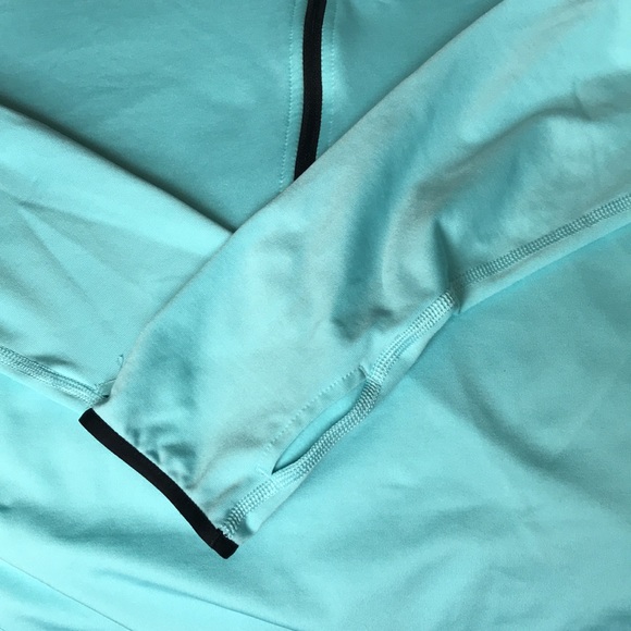 NIKE long sleeves top, Size M - Picture 6 of 10